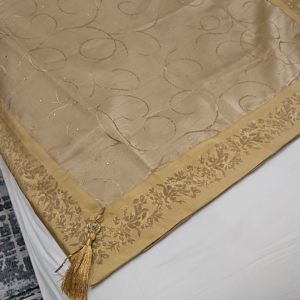 Elegant Gold Table Runner with Tassels